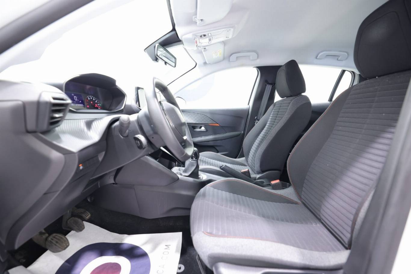 PEUGEOT 208 19