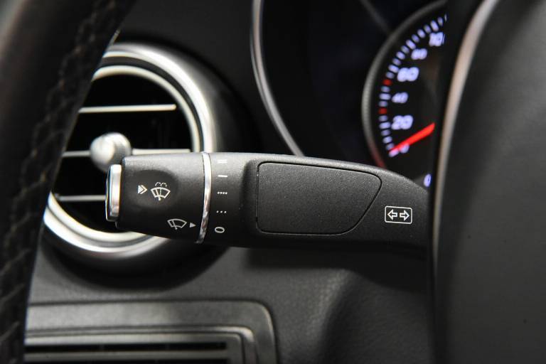 MERCEDES-BENZ C 220 26