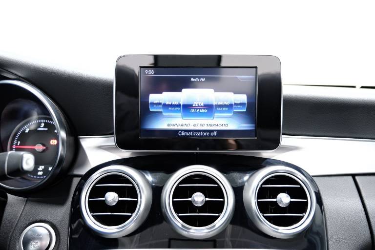 MERCEDES-BENZ C 220 26