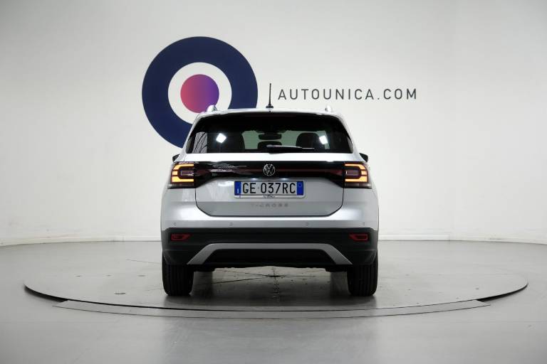 VOLKSWAGEN T-Cross 16