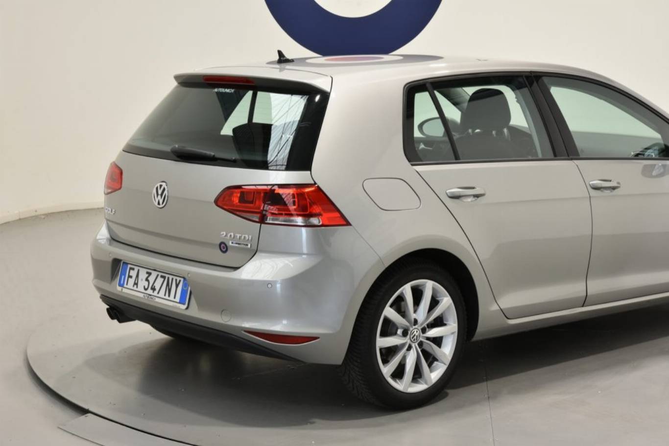 VOLKSWAGEN Golf 18