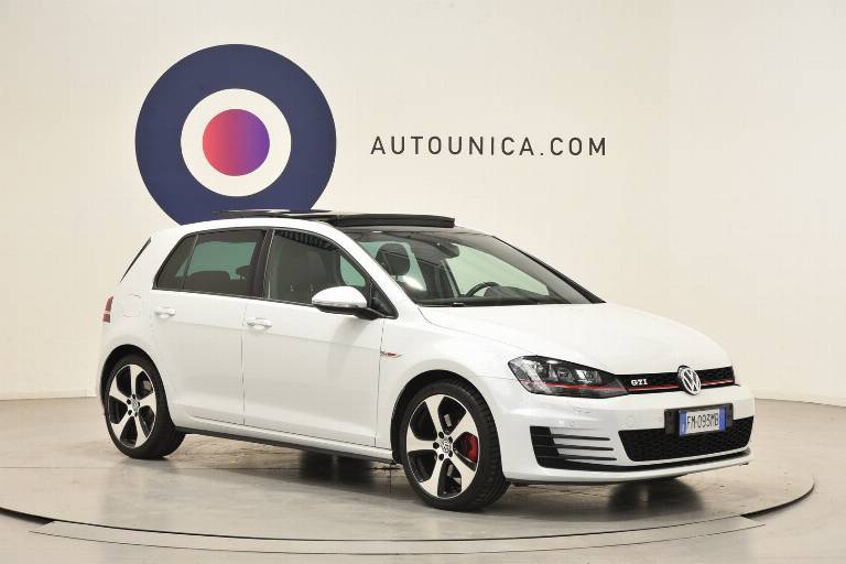 VOLKSWAGEN Golf GTI 29