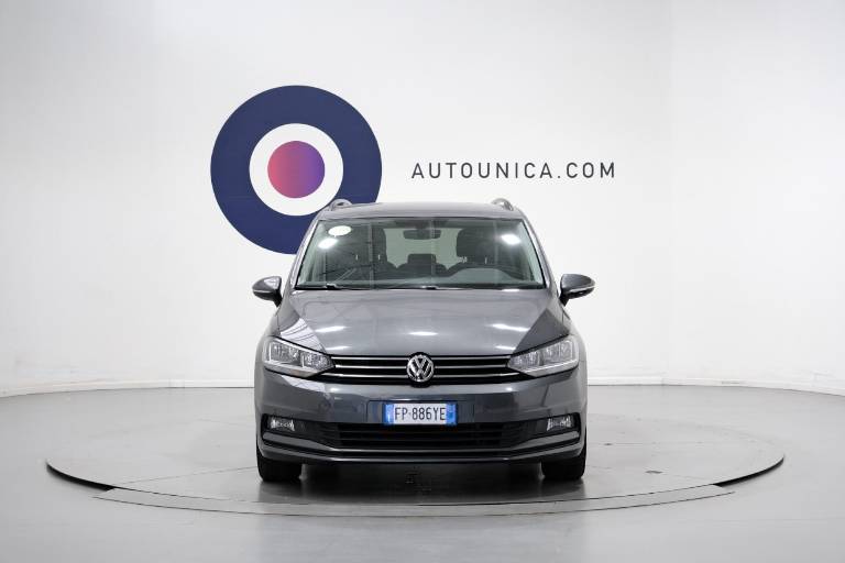 VOLKSWAGEN Touran 2