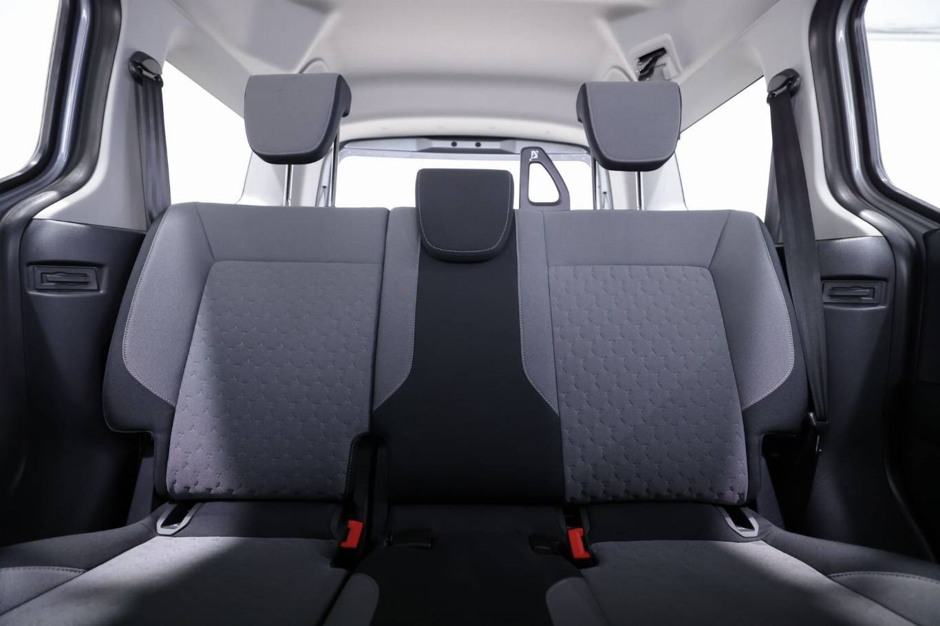 FORD Tourneo Courier 36