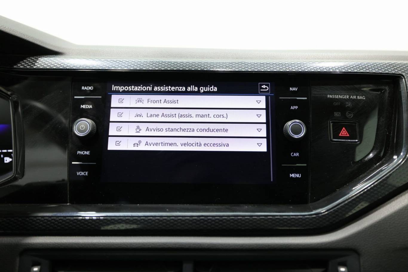 VOLKSWAGEN Polo 26