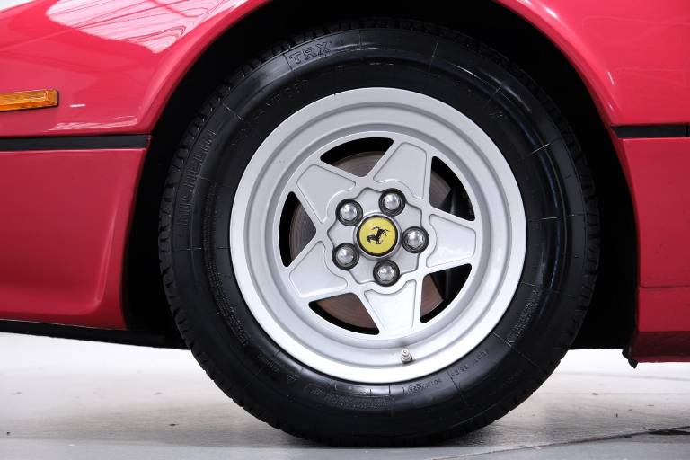 FERRARI 308 10