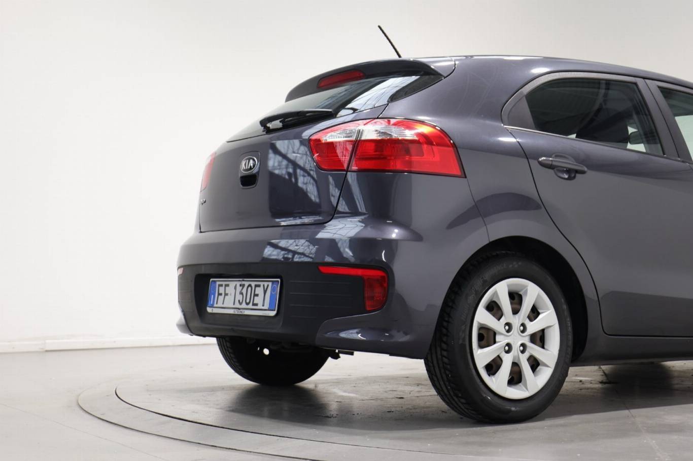 KIA Rio 13