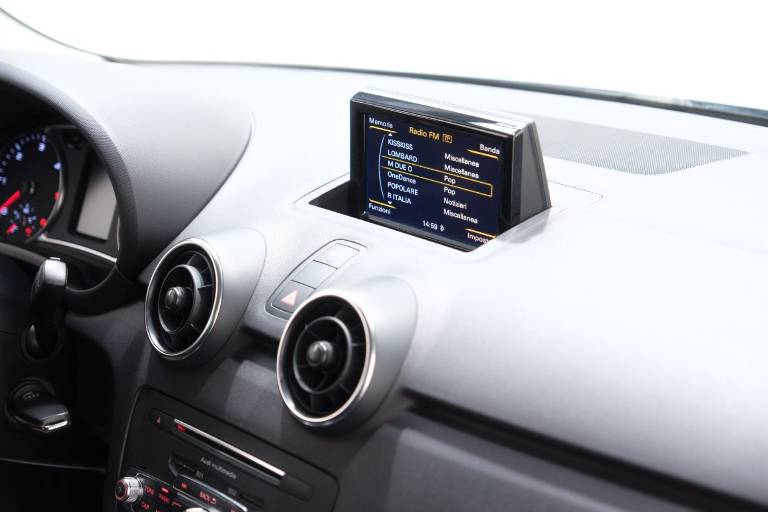 AUDI A1 54