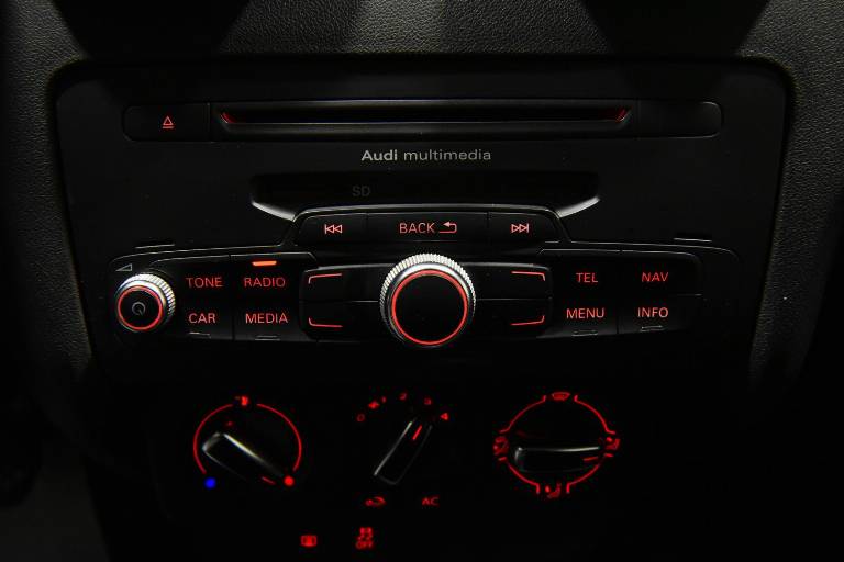 AUDI A1 11