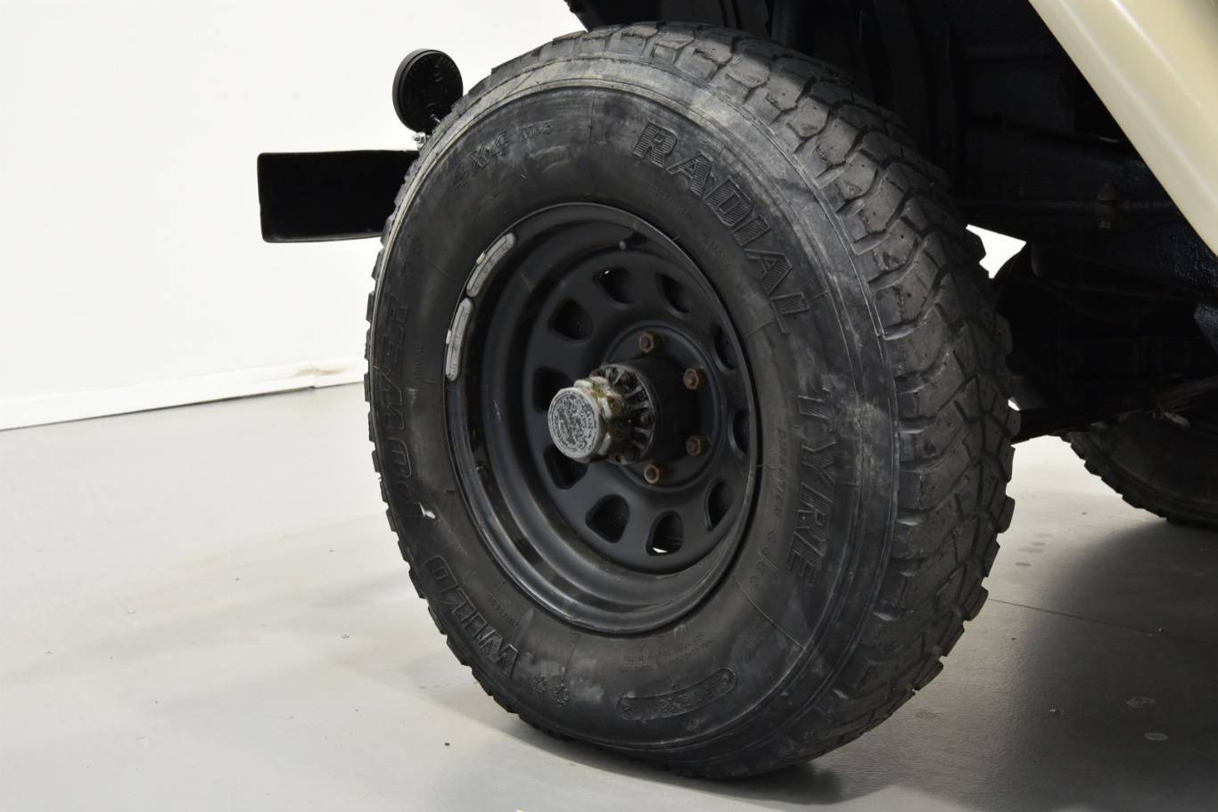 TOYOTA Land Cruiser 9