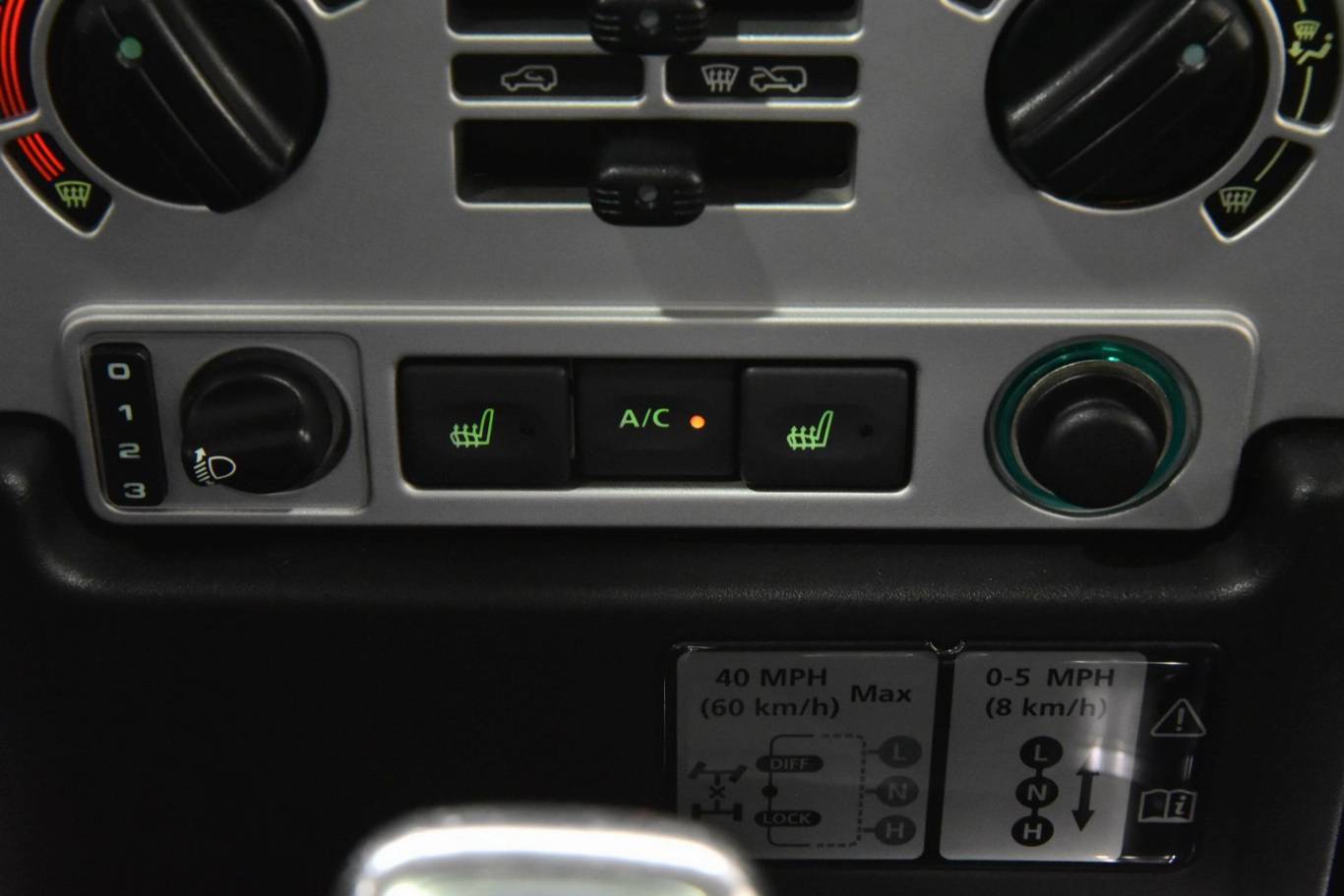 LAND ROVER Defender 9