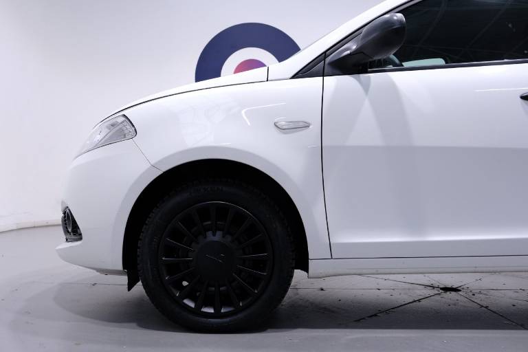 LANCIA Ypsilon 11