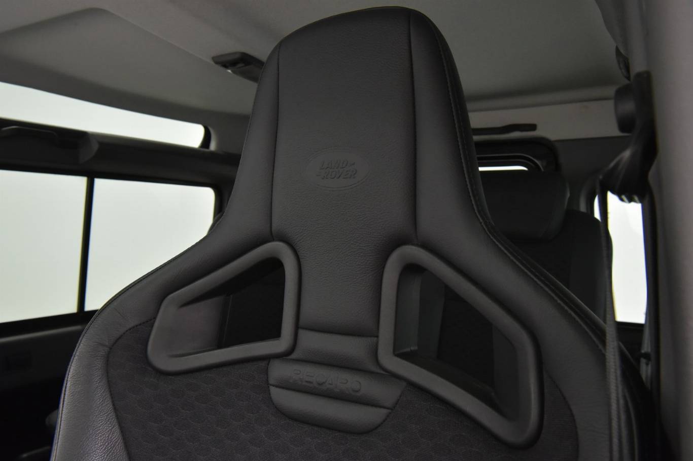 LAND ROVER Defender 57