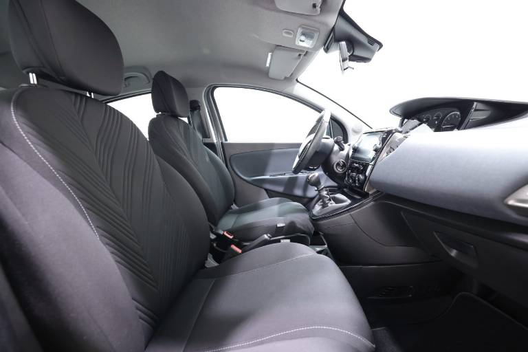 LANCIA Ypsilon 42