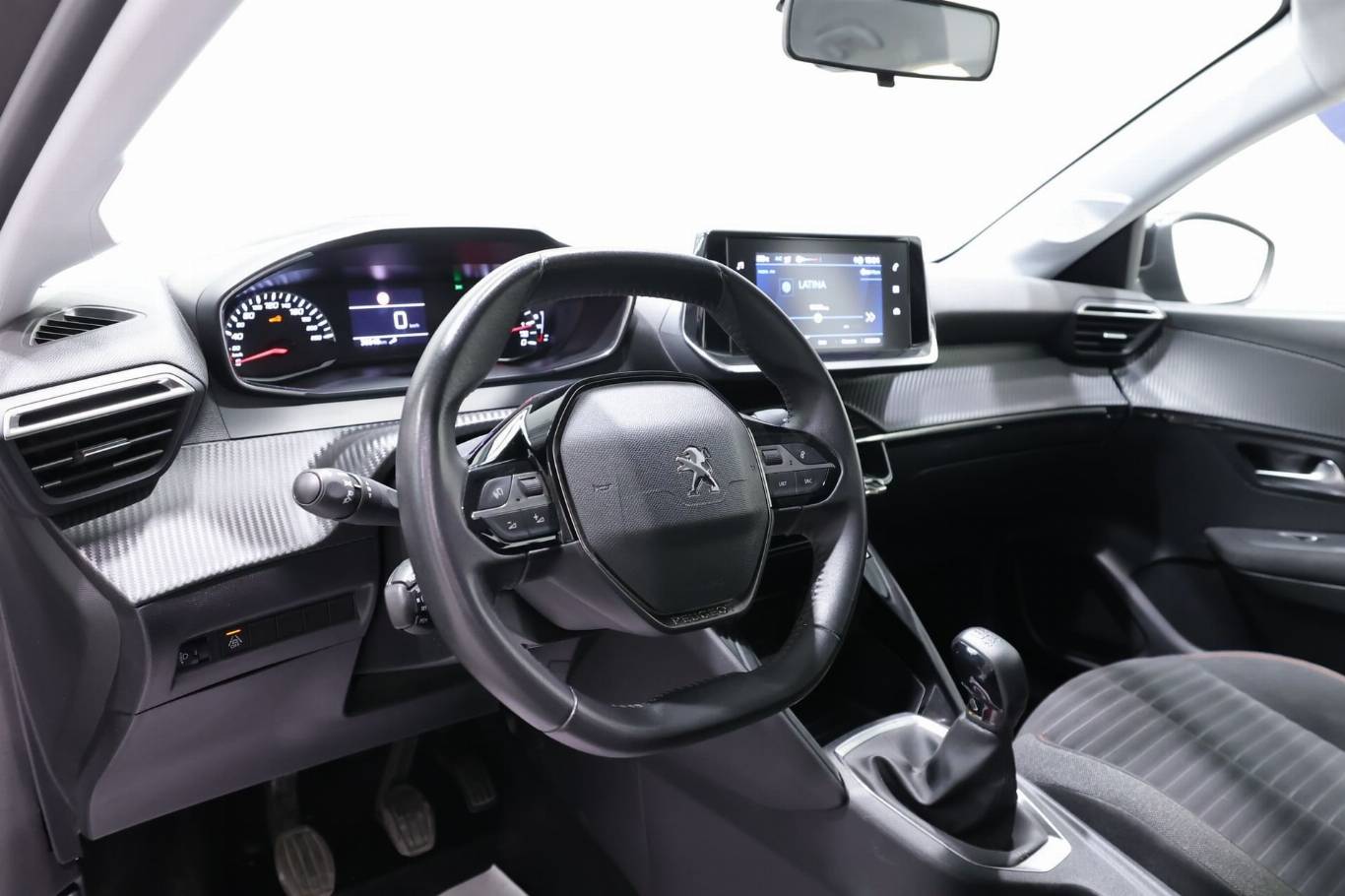PEUGEOT 208 5