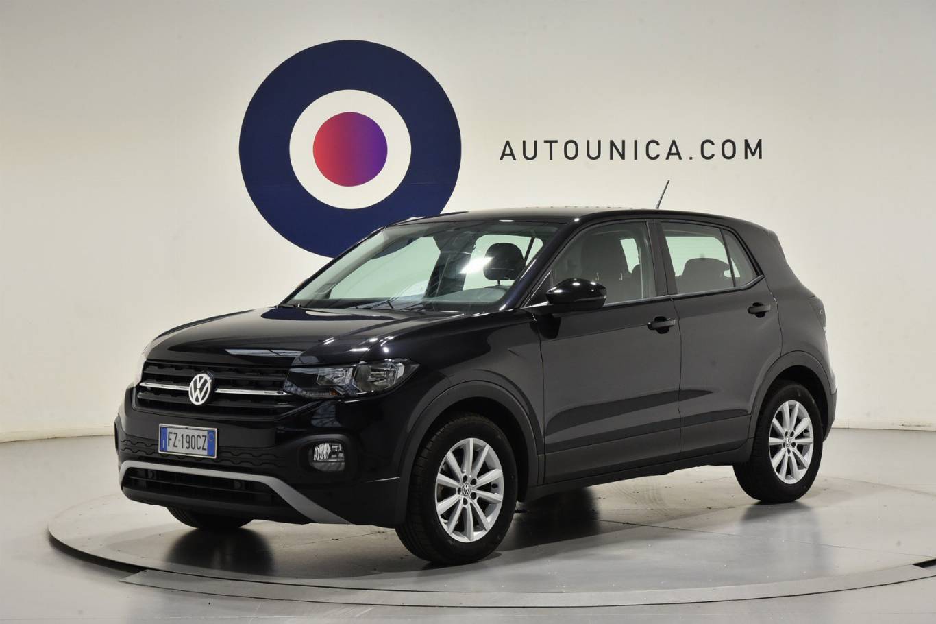 VOLKSWAGEN T-Cross 1