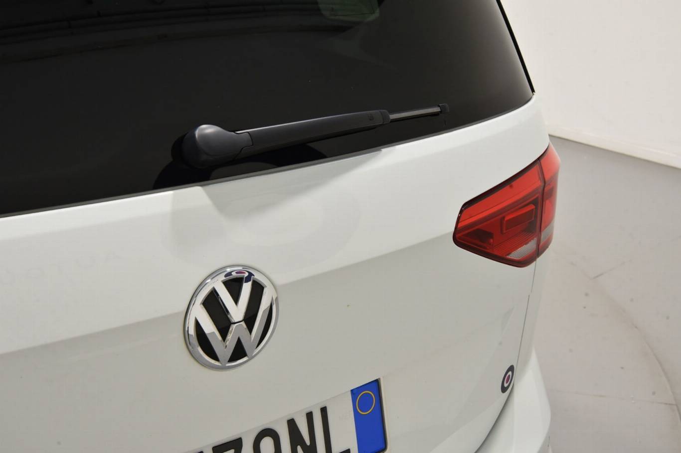 VOLKSWAGEN Touran 42