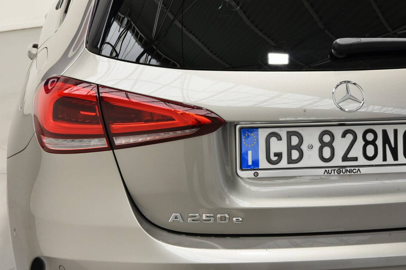 MERCEDES-BENZ A 250 36