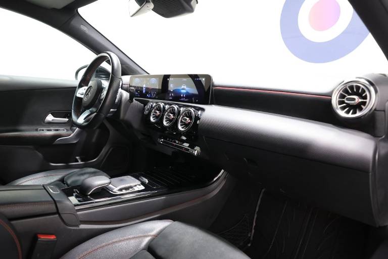 MERCEDES-BENZ Classe A 10