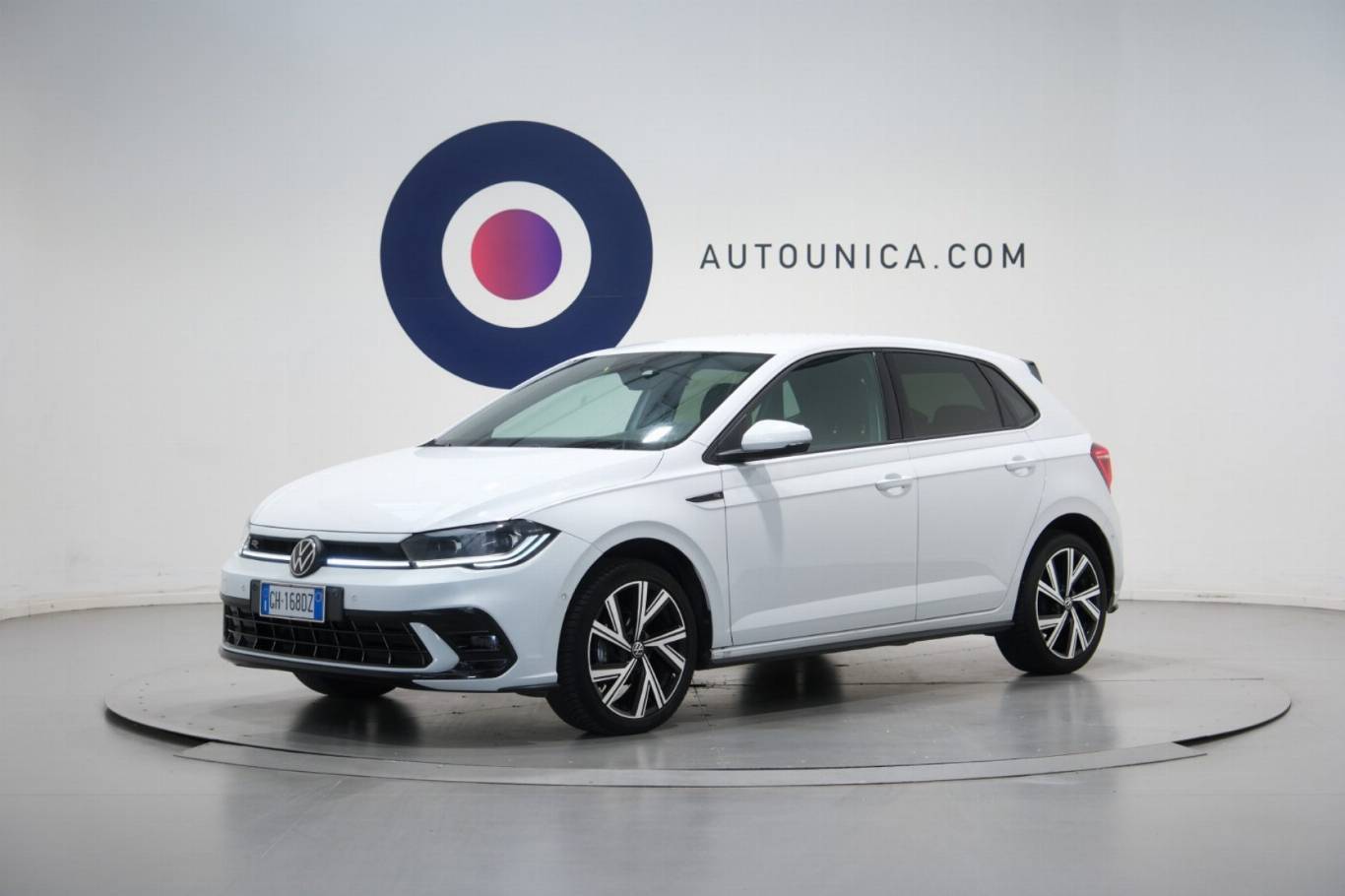 VOLKSWAGEN Polo