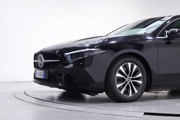 MERCEDES-BENZ A 180 12