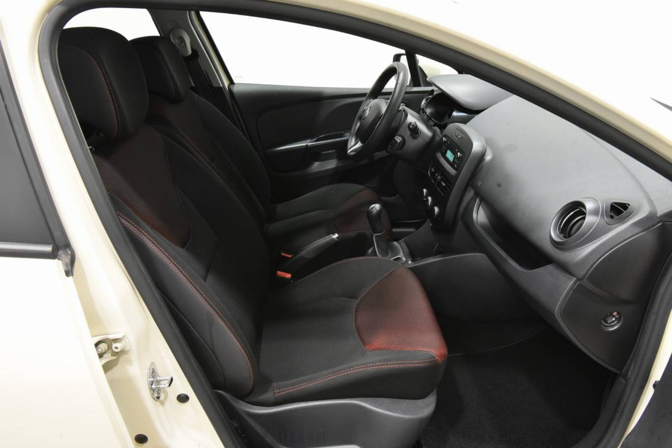 RENAULT Clio 24