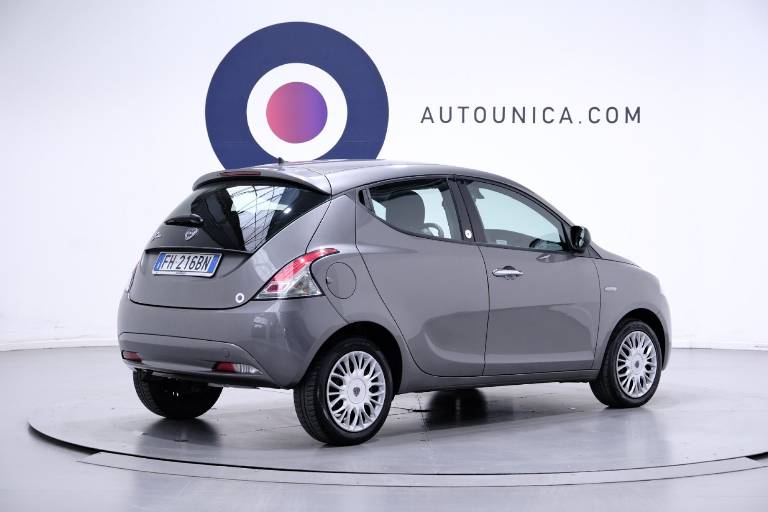 LANCIA Ypsilon 15