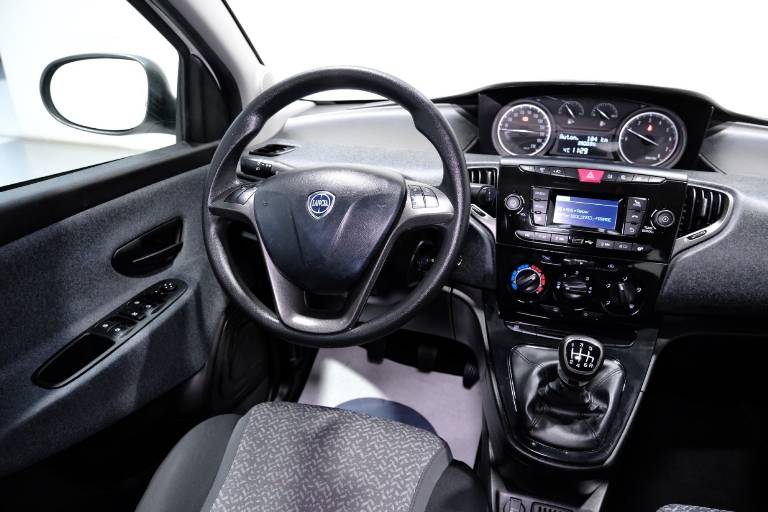 LANCIA Ypsilon 37