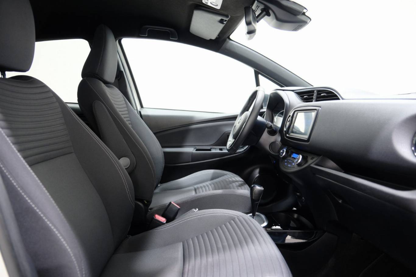 TOYOTA Yaris 50