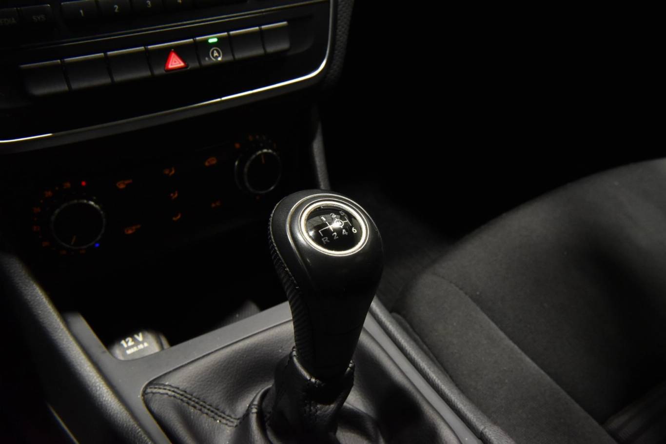 MERCEDES-BENZ A 180 11