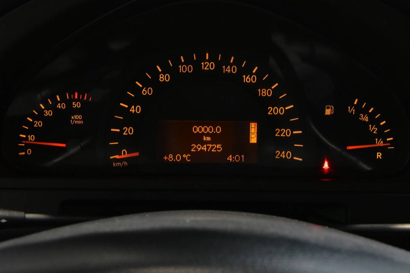 MERCEDES-BENZ G 400 54