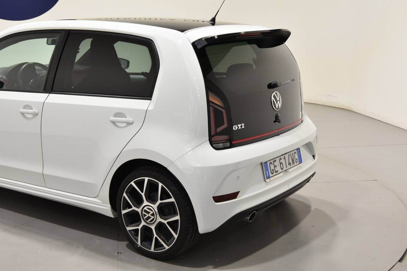 VOLKSWAGEN Up! 37