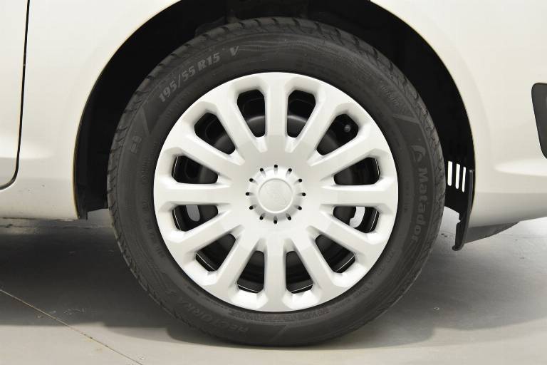 FORD Fiesta 33