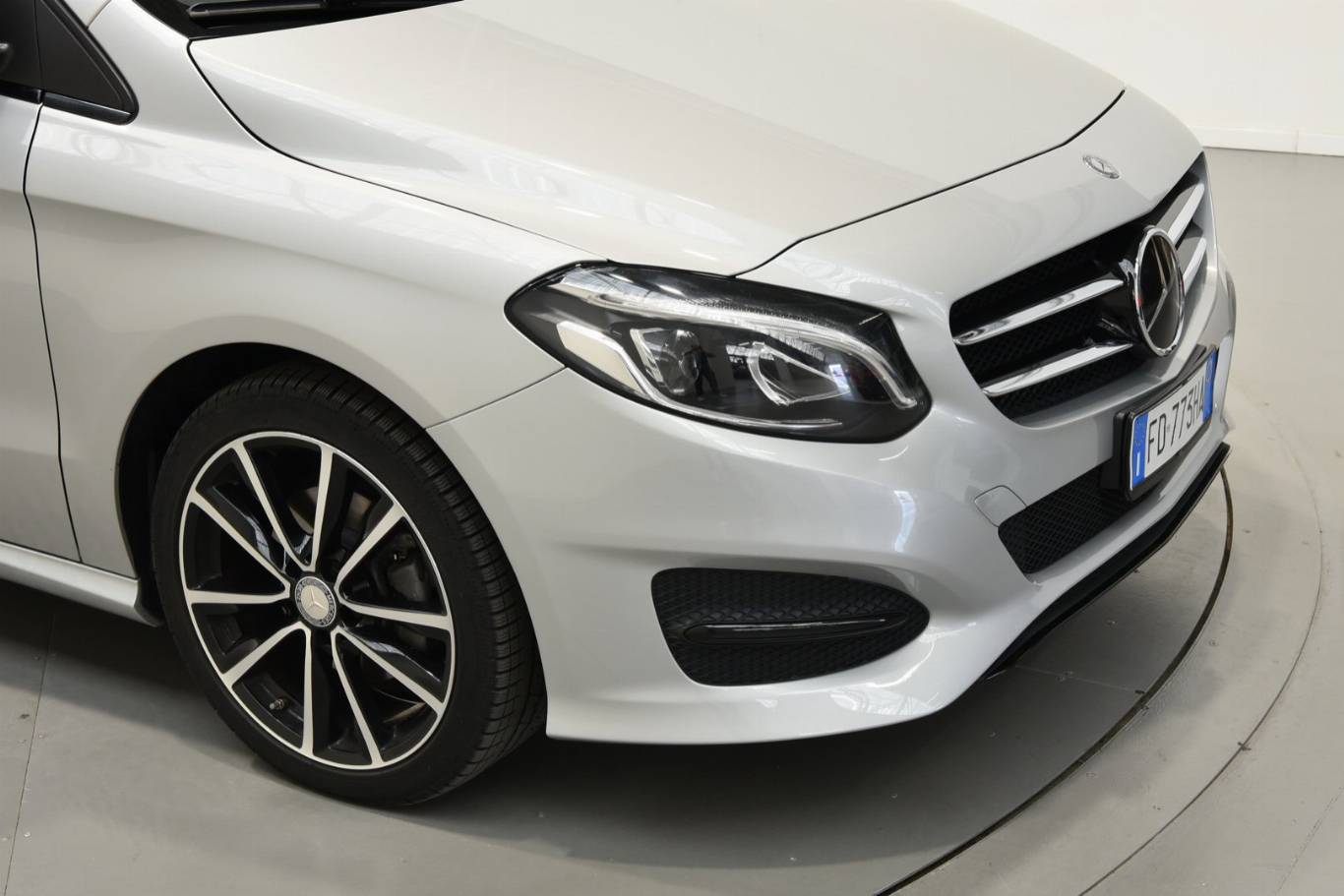 MERCEDES-BENZ B 200 53