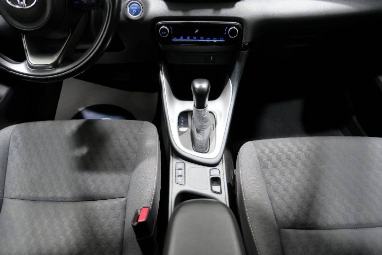 TOYOTA Yaris 40