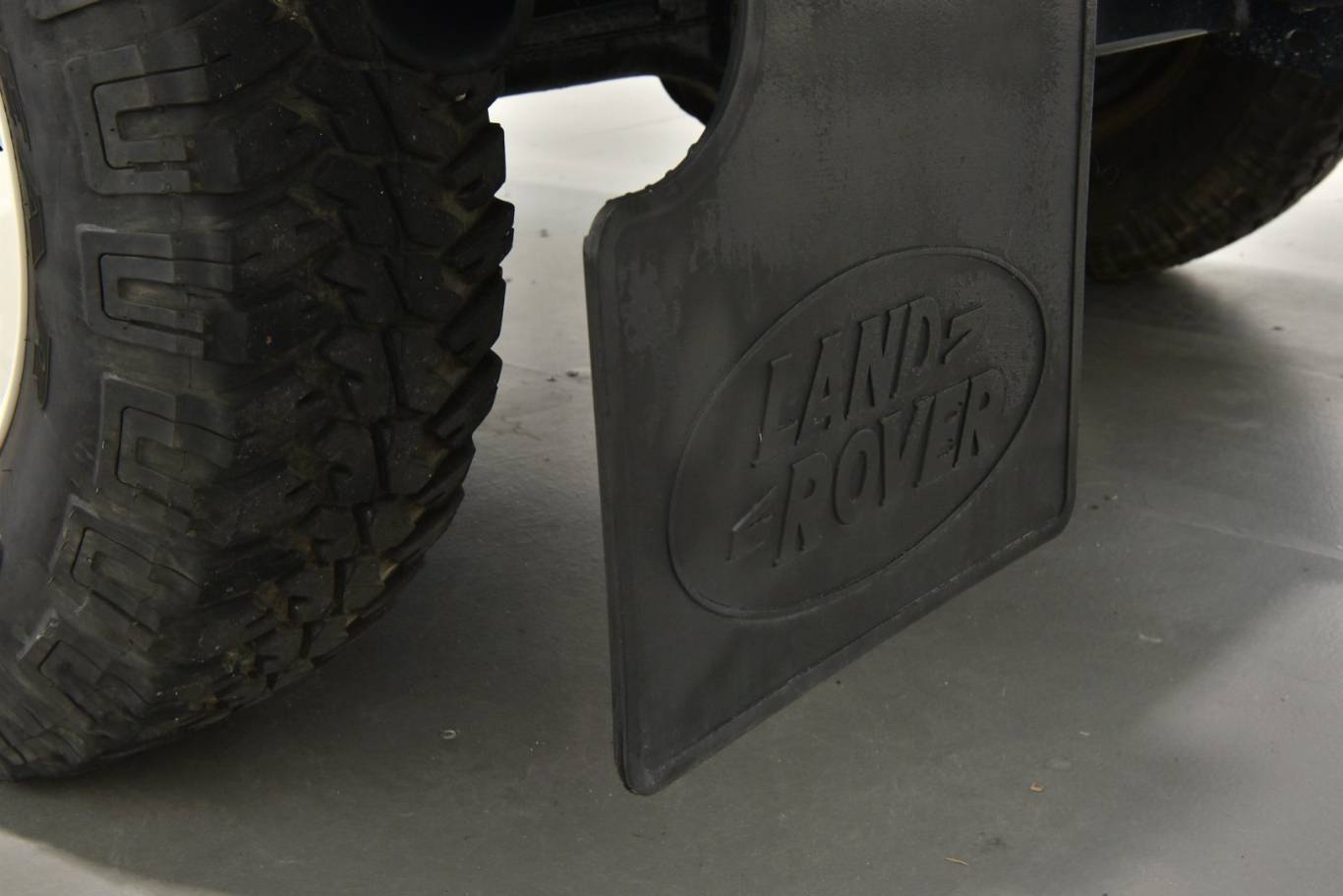 LAND ROVER Defender 52