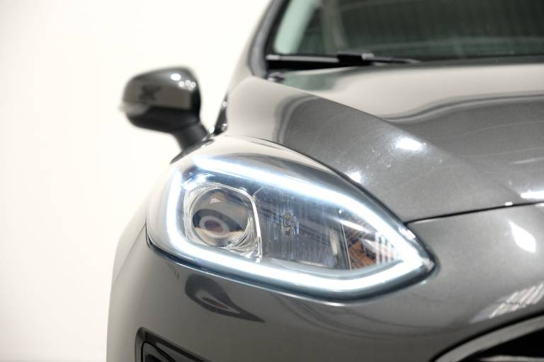 FORD Fiesta 14