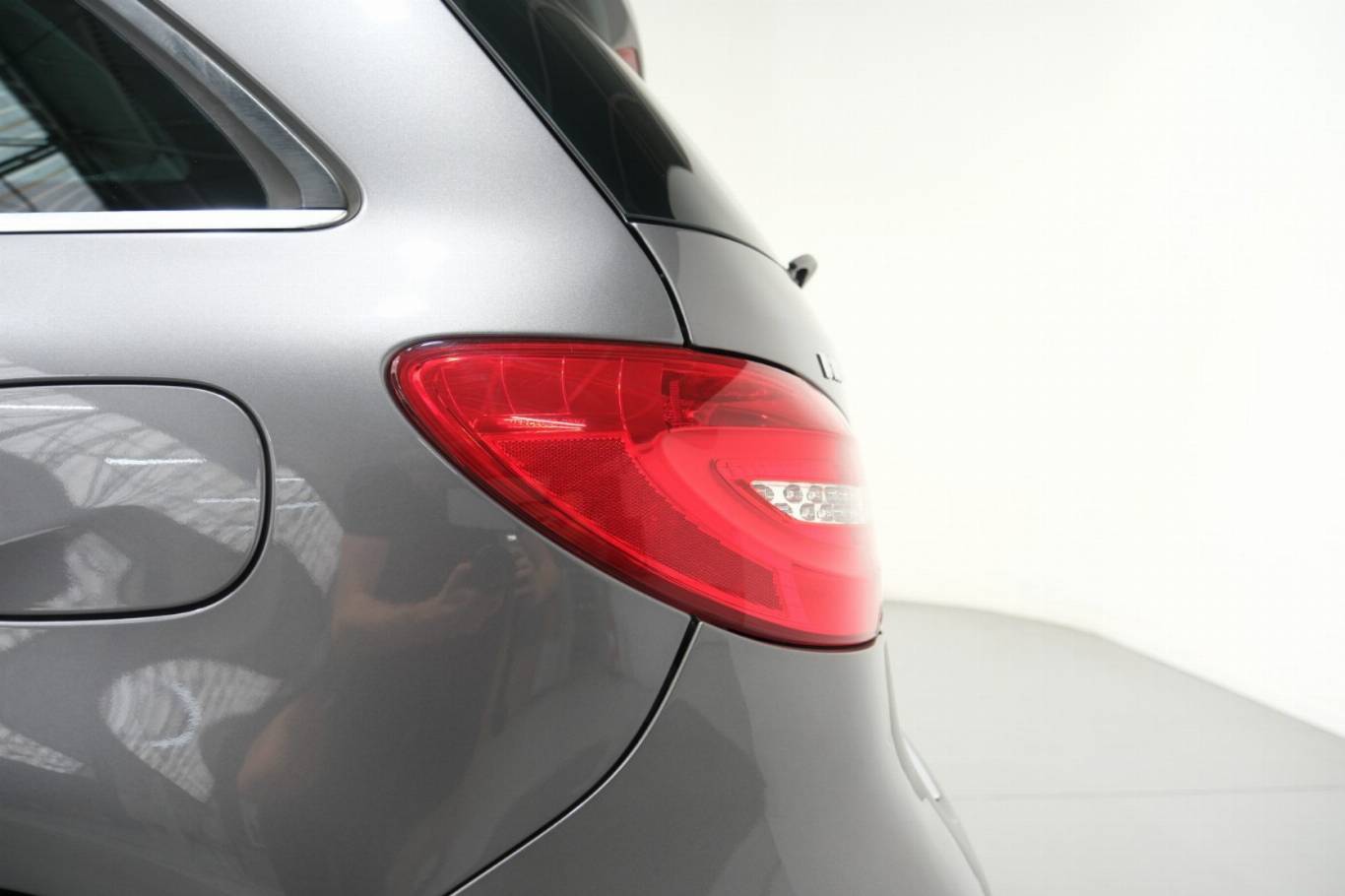 MERCEDES-BENZ B 180 39