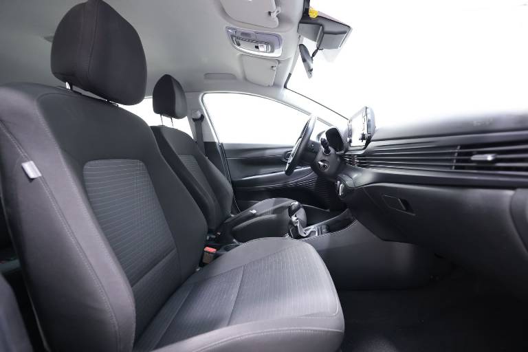 HYUNDAI I20 42