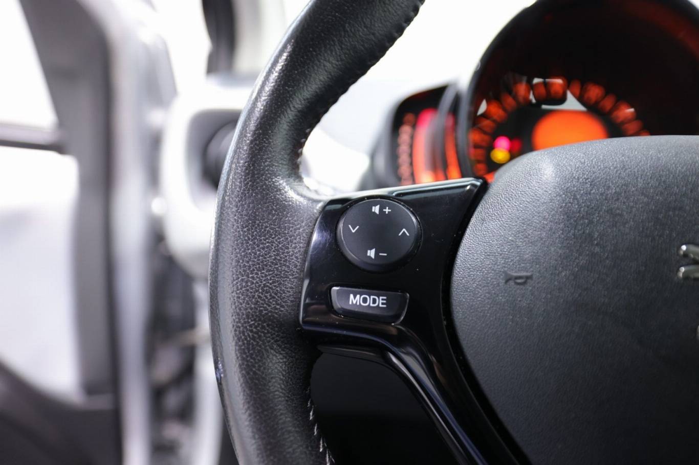 PEUGEOT 108 19