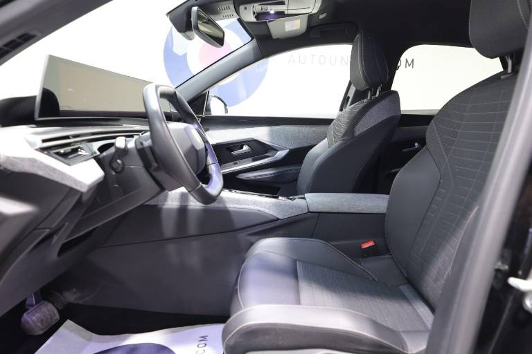 PEUGEOT 3008 21