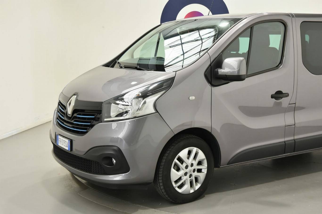 RENAULT Trafic 23