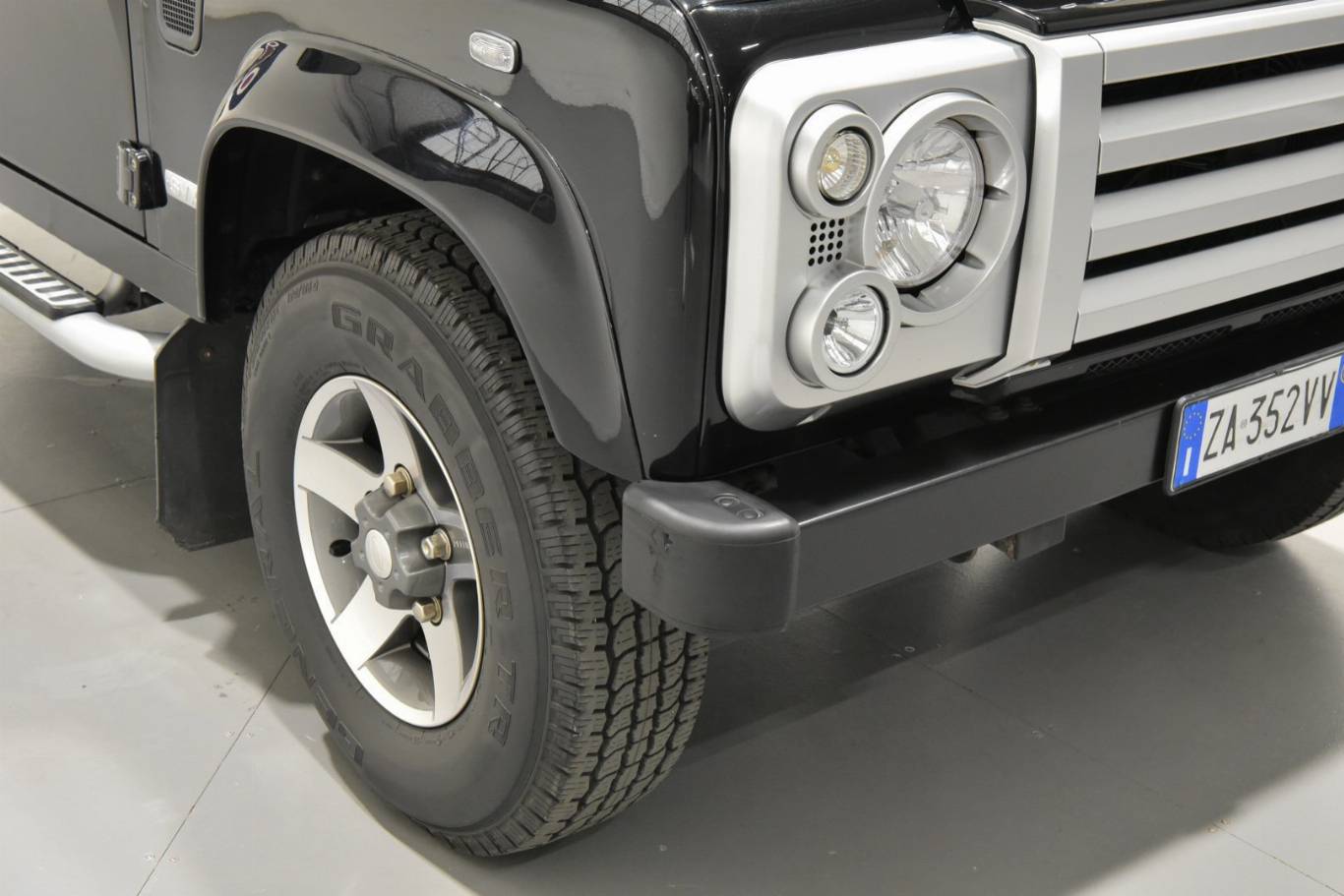 LAND ROVER Defender 71