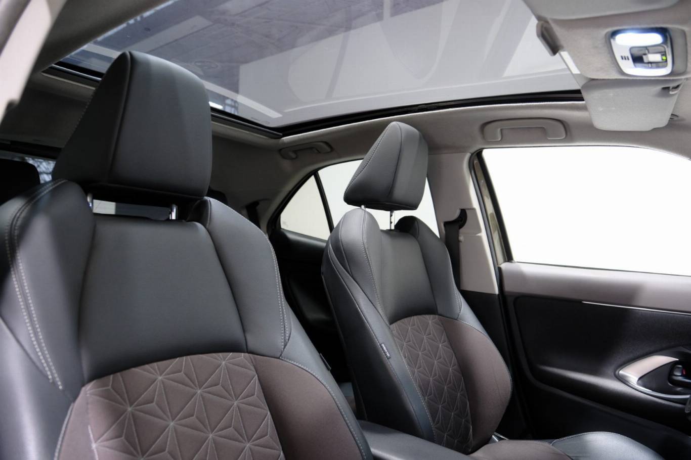 TOYOTA Yaris Cross 63