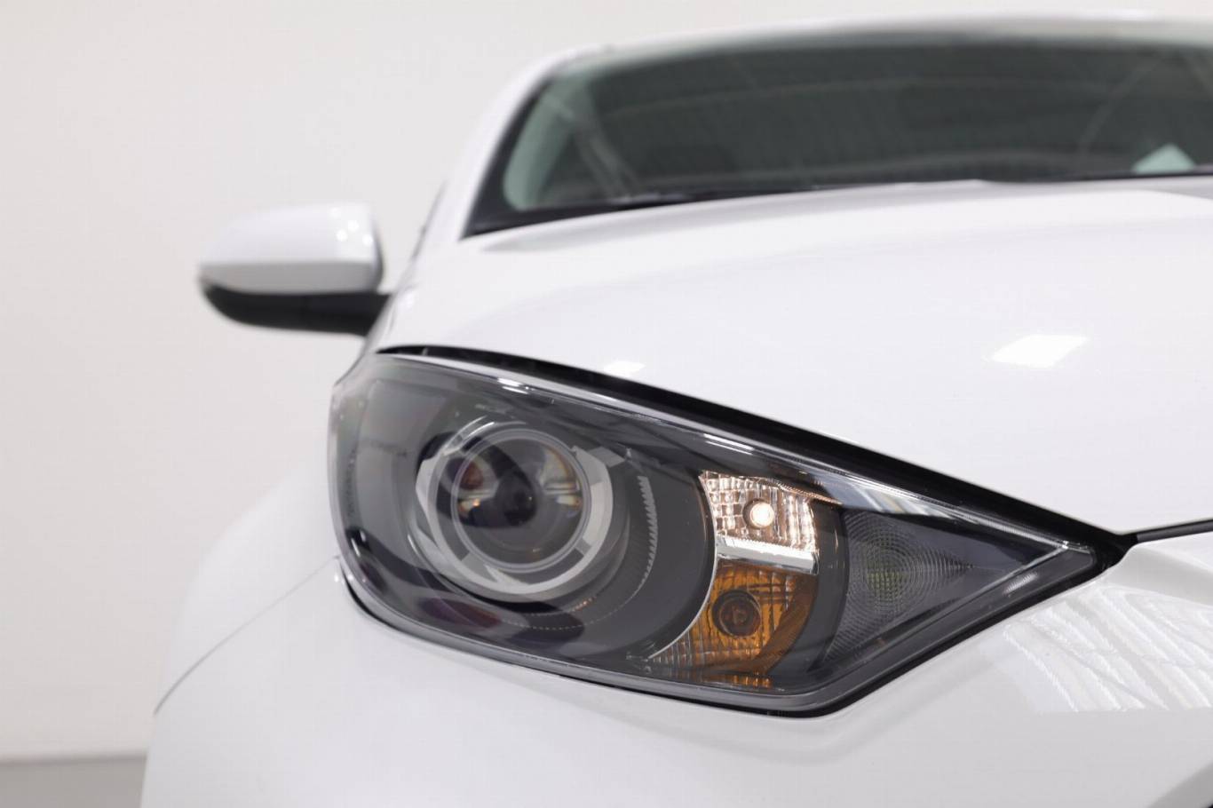 TOYOTA Yaris 12