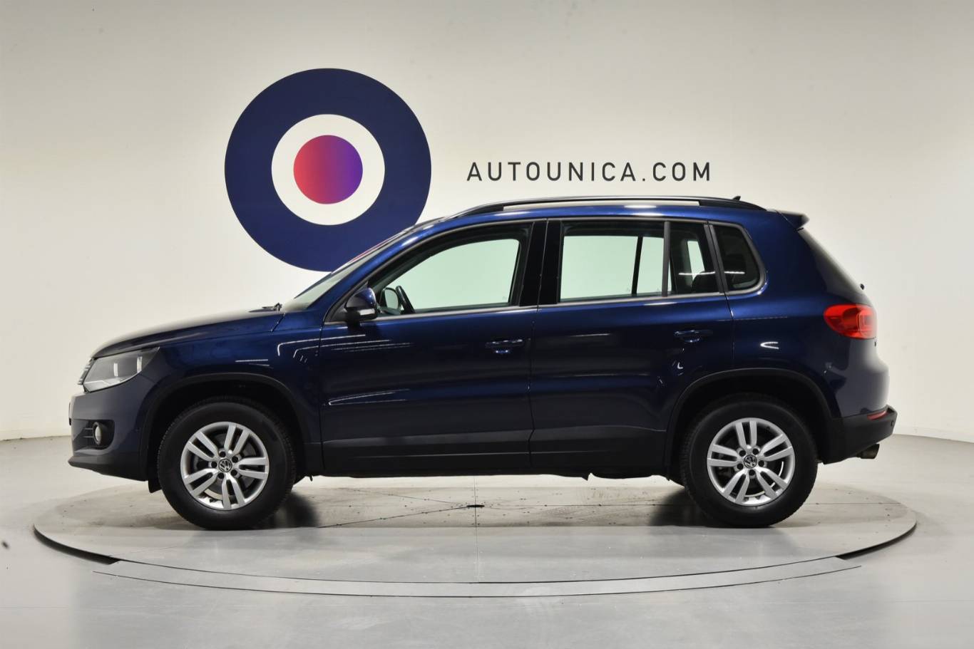 VOLKSWAGEN Tiguan 30