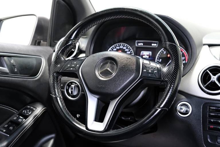MERCEDES-BENZ B 200 46