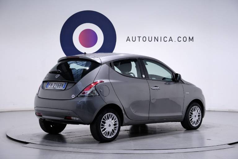 LANCIA Ypsilon 4