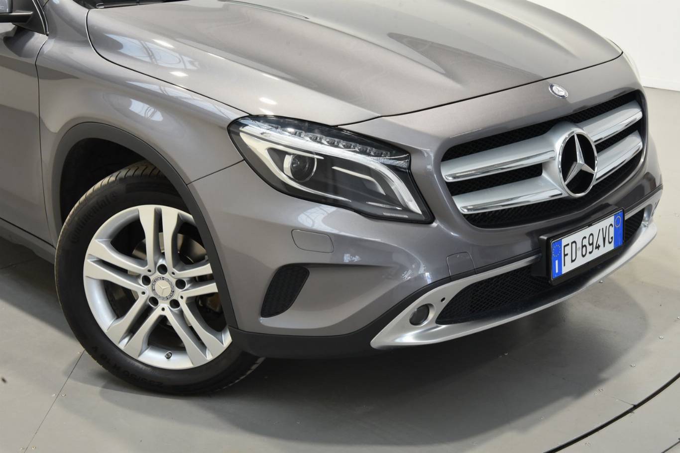 MERCEDES-BENZ GLA 200 52