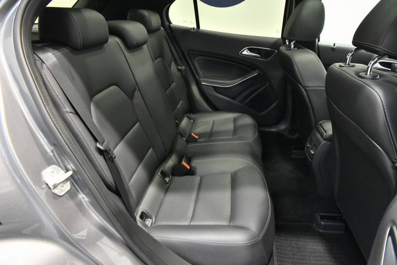 MERCEDES-BENZ GLA 200 47